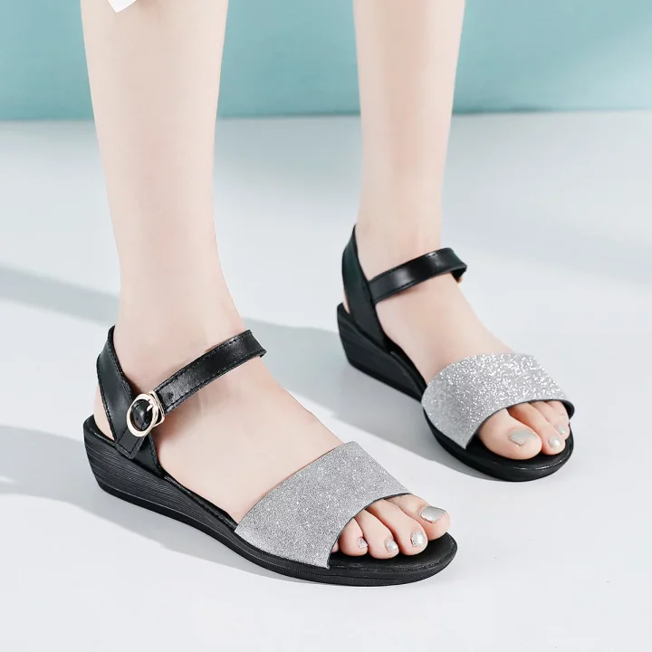 2020夏新女皮凉鞋百搭水钻一字带休闲松糕坡跟凉鞋增高